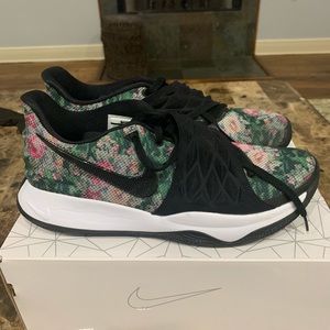 Nike Kyrie pow floral